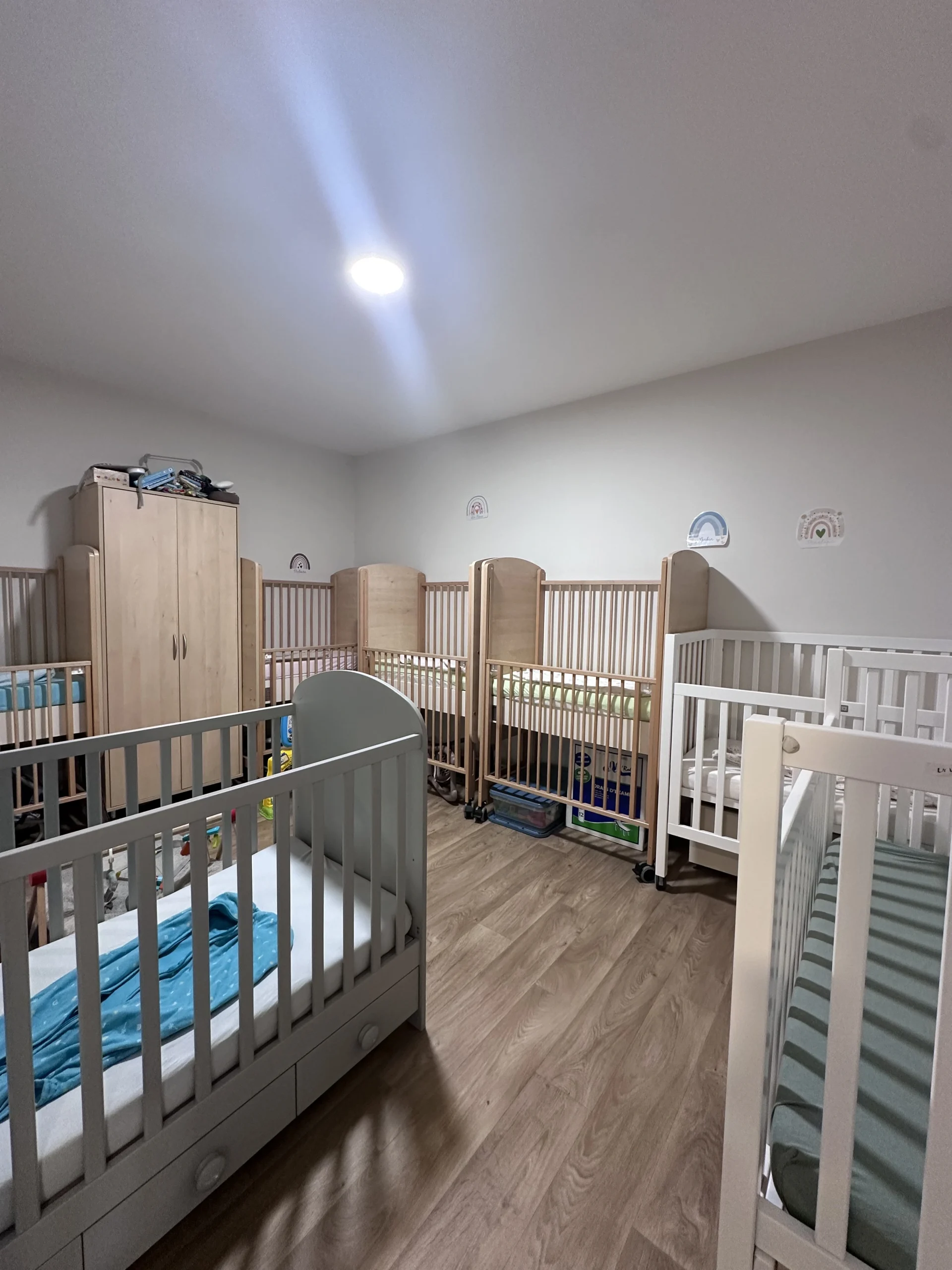 Dortoir sécurisé et cocooning pour bébés - Micro-crèche Les P'tits Buis (Les Buissonnets) à Capestang