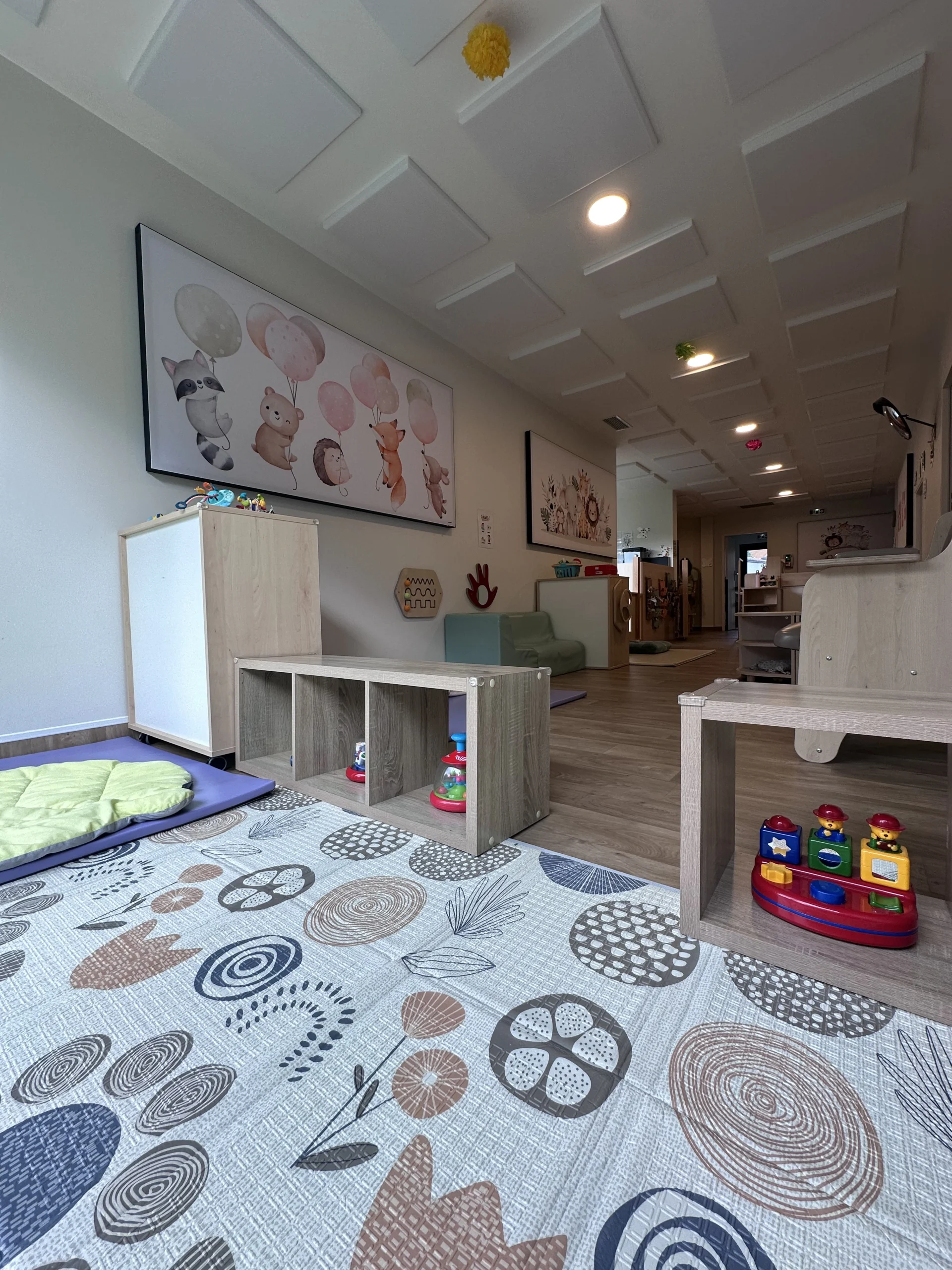 Intérieur de la pièce d'activités d'éveil - Micro-crèche Les P'tits Buis (Les Buissonnets) à Capestang